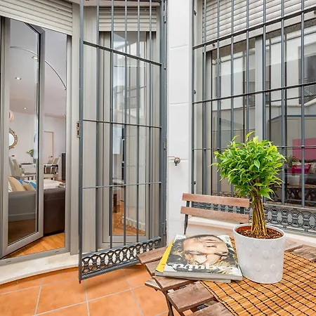 Sam Apartment